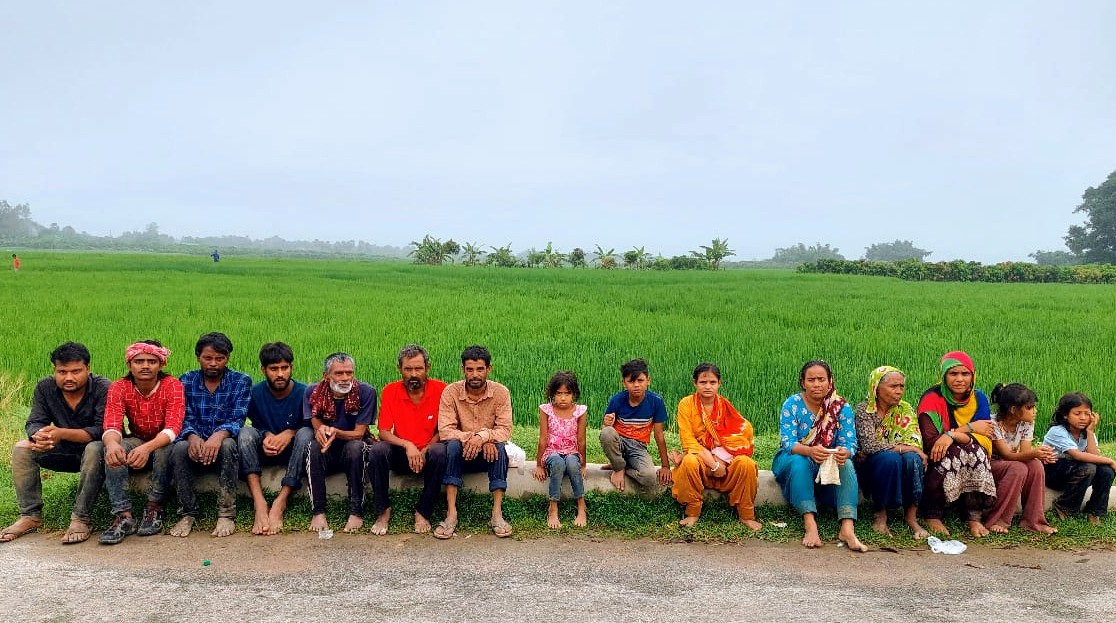 সীমান্তে বিএসএফের পুশইনকৃত ১৬ বাংলাদেশীকে উদ্ধার করলো বিজিবি